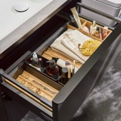 Hansgrohe IntraStoris Schubkasteninneinteilung Set 340 Für Waschtischschrank 78 Cm Und 156 Cm Breit 7 Hansgrohe IntraStoris Schubkasteninneinteilung Set 340 Für Waschtischschrank 78 Cm Und 156 Cm Breit -KEUCO Verkauf hansgrohe zubehoer badmoebel intrastoris schubkasteninneinteilung set 12124367