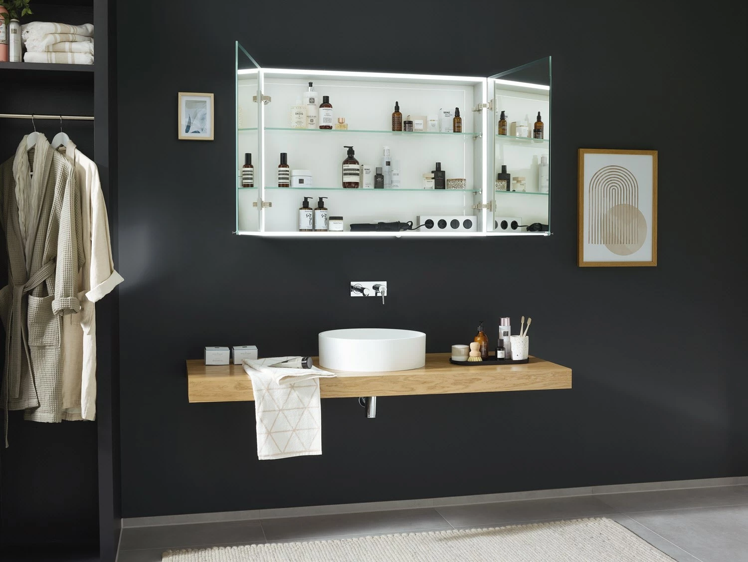 Sprinz Pure-Line Spiegelschrank Aufputz Mit 3 Türen 130 Cm 5 Sprinz Pure-Line Spiegelschrank Aufputz Mit 3 Türen 130 Cm – Bild 5